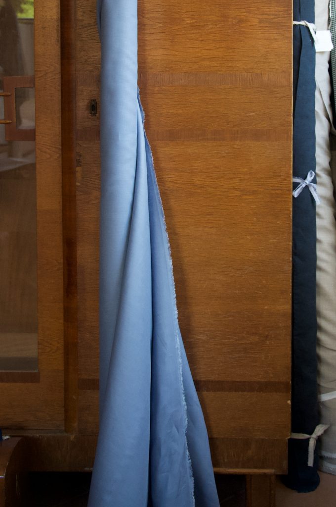 Light blue linen roll