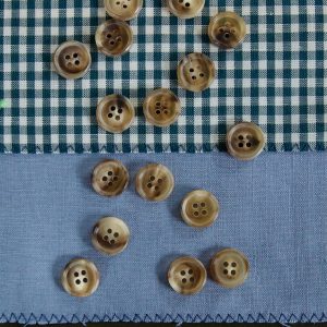 echte Hornknöpfe 15mm Hell